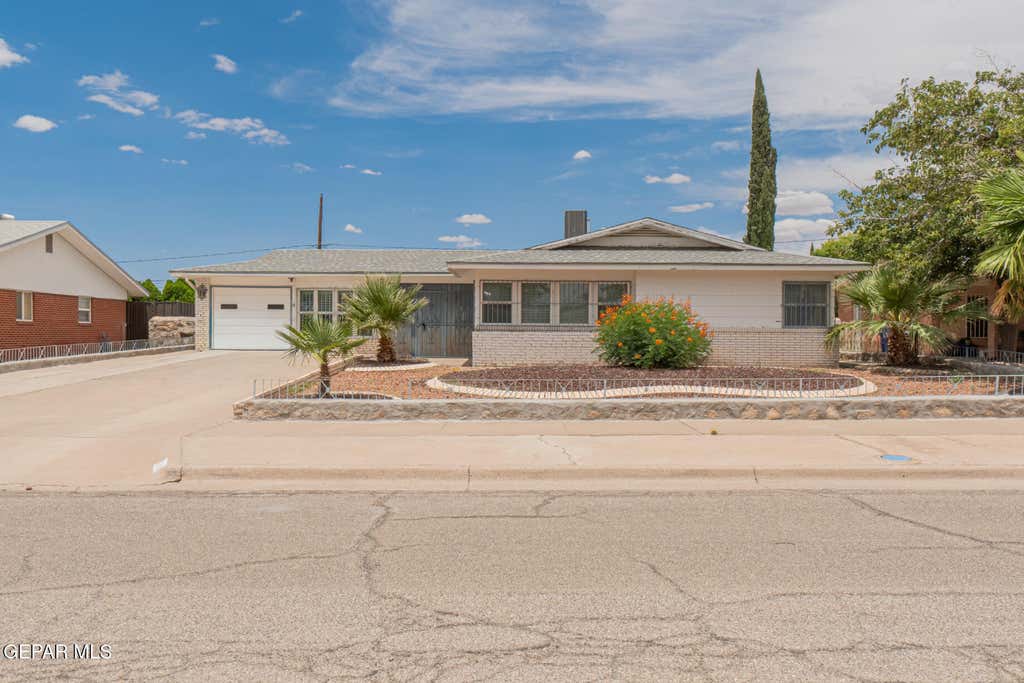 Photo of 8105 MORLEY Drive, El Paso, TX 79925 (MLS # 946813)