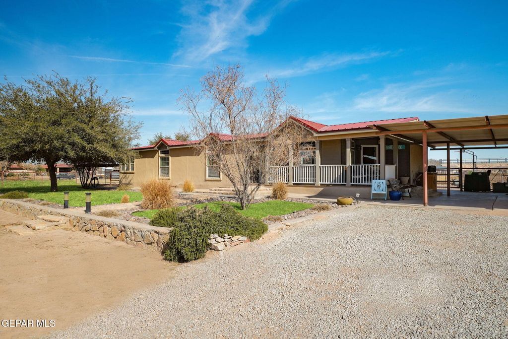 Photo of 12435 SUGDEN Road, Clint, TX 79836 (MLS # 938022)