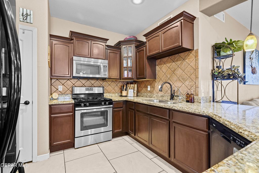 Photo of 5433 ROBERTO AVALOS Court, El Paso, TX 79934 (MLS # 943217)