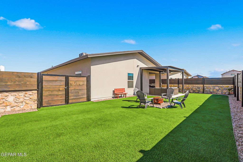 Photo of 7452 Norte Valley Lane, El Paso, TX 79934 (MLS # 943465)