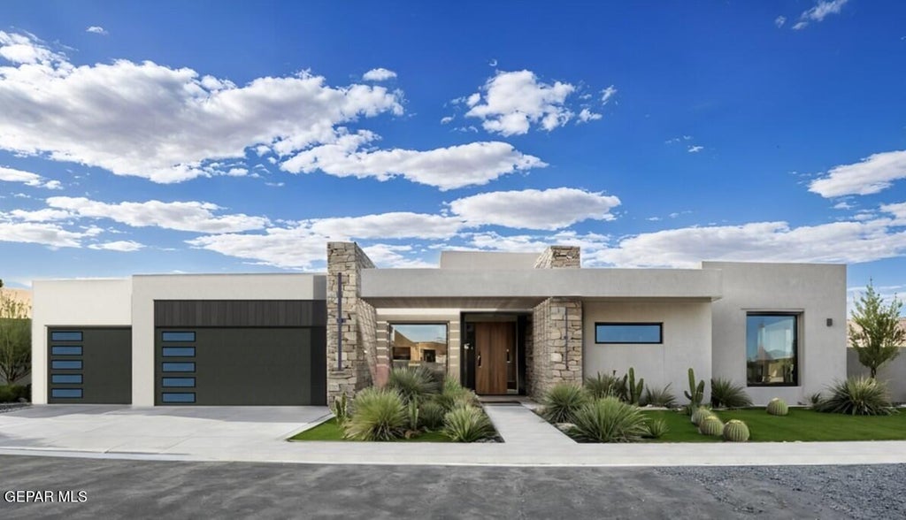 Photo of 2026 CIMARRON BLUFF Lane, El Paso, TX 79911 (MLS # 952410)