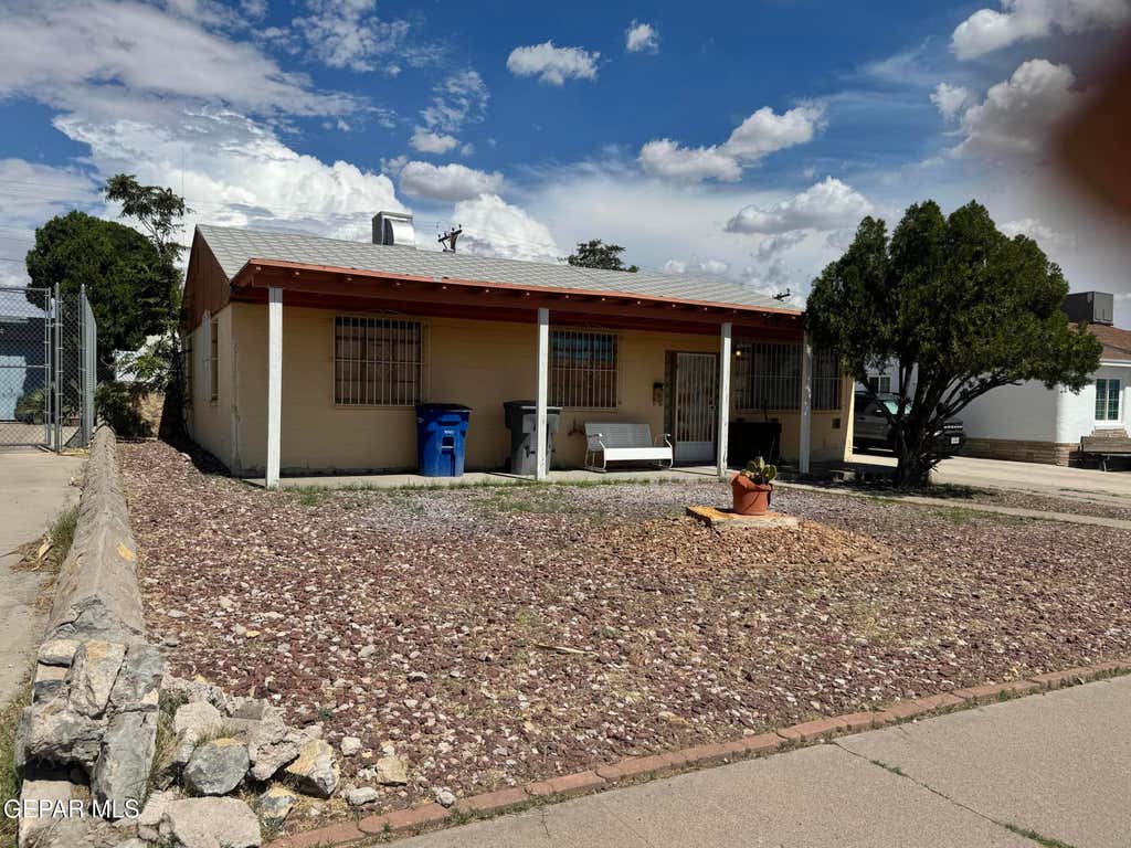 Photo of 828 OLSON Street, El Paso, TX 79903 (MLS # 948116)
