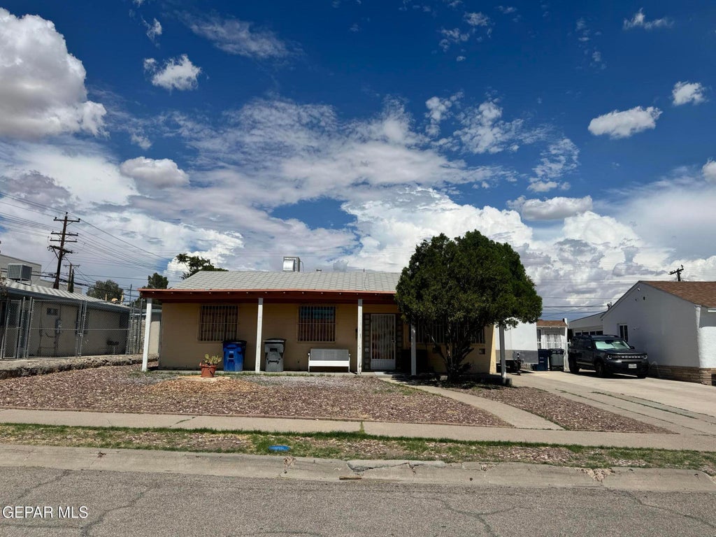 Photo of 828 OLSON Street, El Paso, TX 79903 (MLS # 948116)