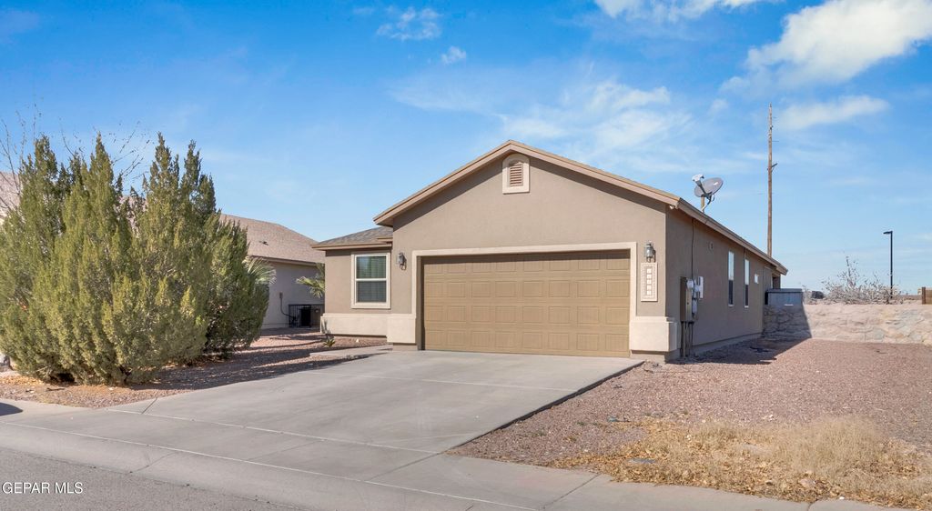 Photo of 11425 FLOR LIATRIS Drive, Socorro, TX 79927 (MLS # 937115)