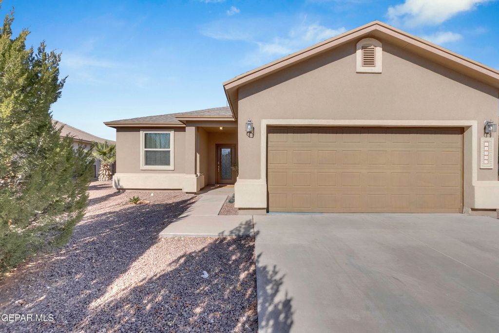 Photo of 11425 FLOR LIATRIS Drive, Socorro, TX 79927 (MLS # 937115)