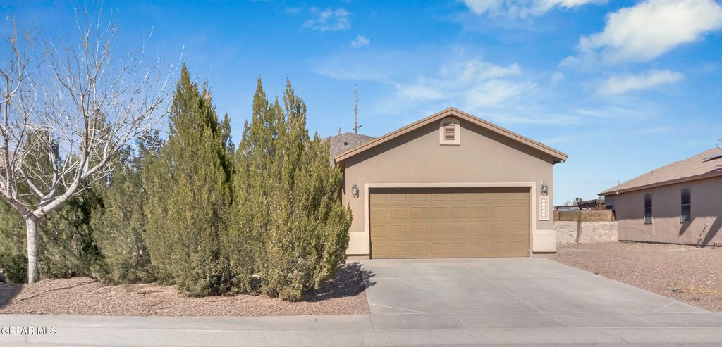 Photo of 11425 FLOR LIATRIS Drive, Socorro, TX 79927 (MLS # 937115)