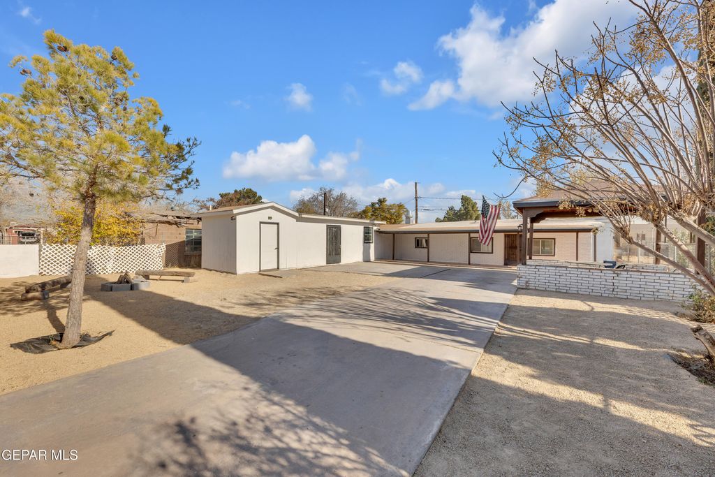 Photo of 11423 Philip Drive, Socorro, TX 79927 (MLS # 935294)