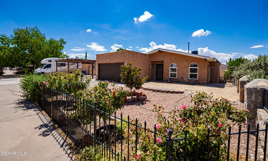 Photo of 11276 QUINTANA Drive, El Paso, TX 79936 (MLS # 949957)
