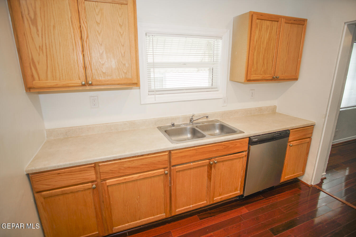 4416 La Luz Avenue Main House