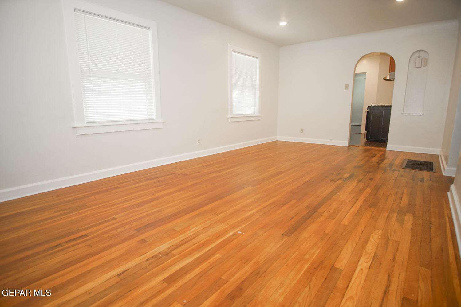 4416 La Luz Avenue Main House