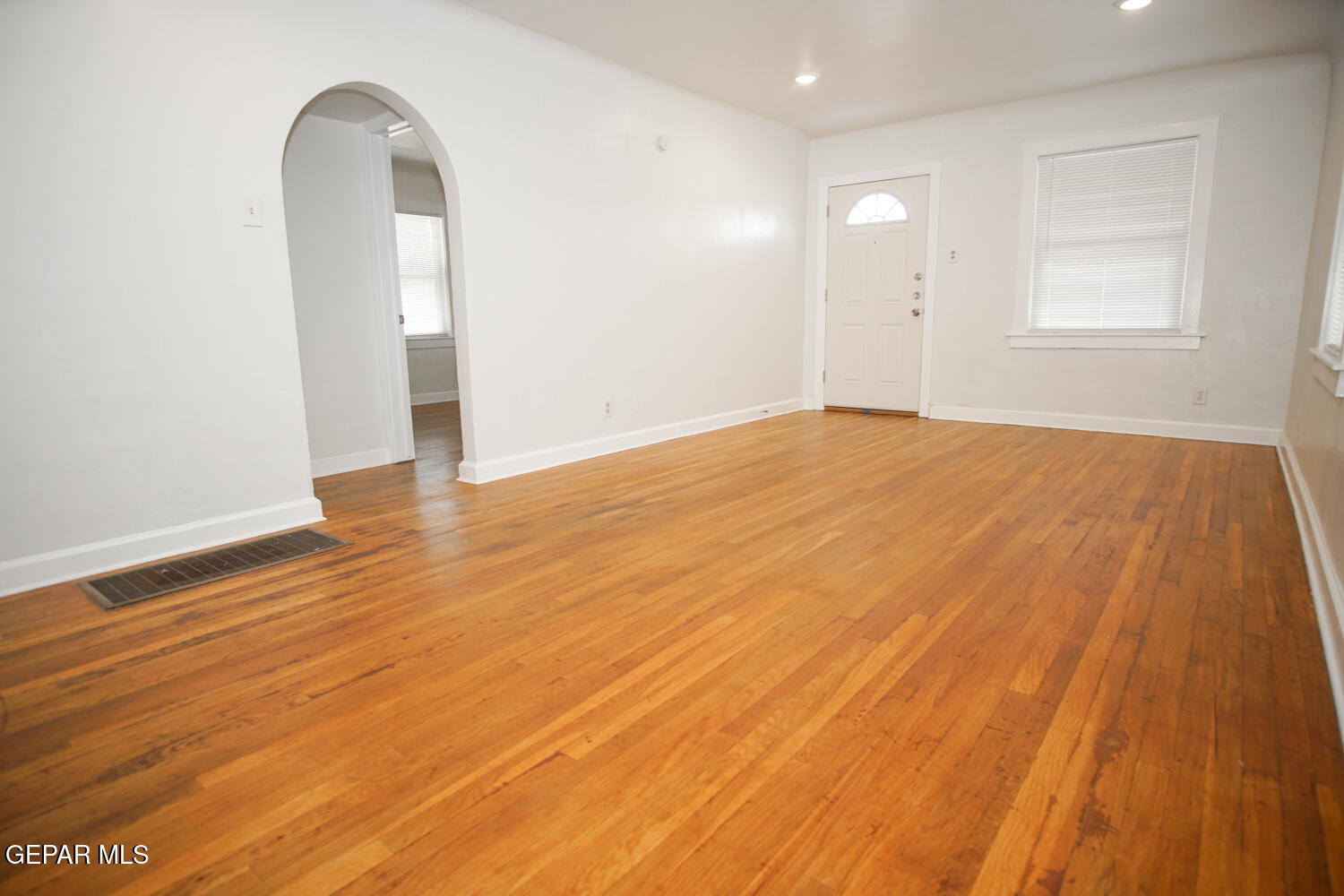 4416 La Luz Avenue Main House