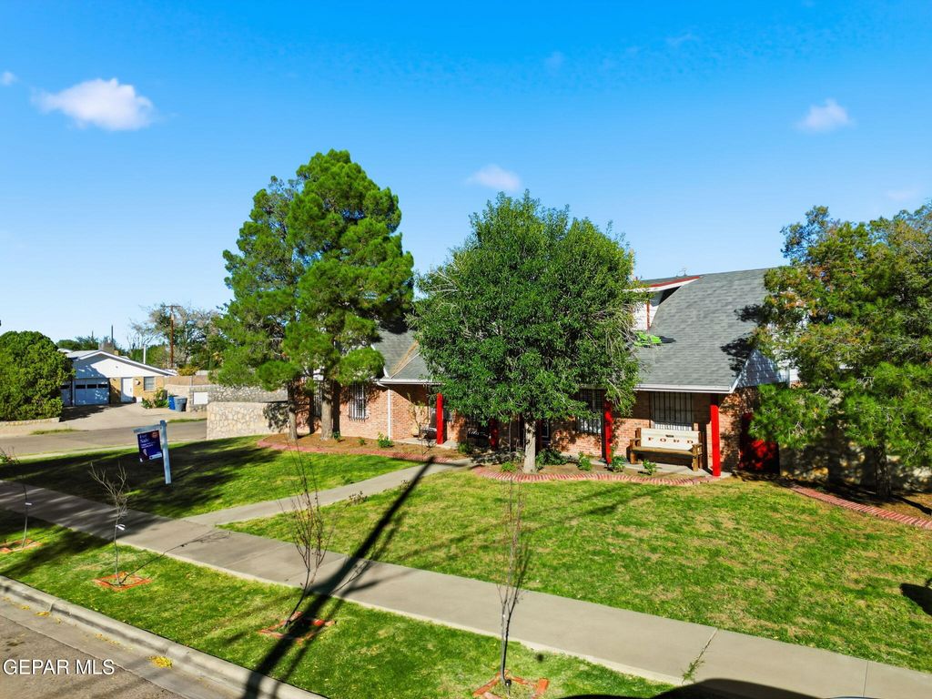 Photo of 9941 DEBBIE Drive, El Paso, TX 79925 (MLS # 943428)