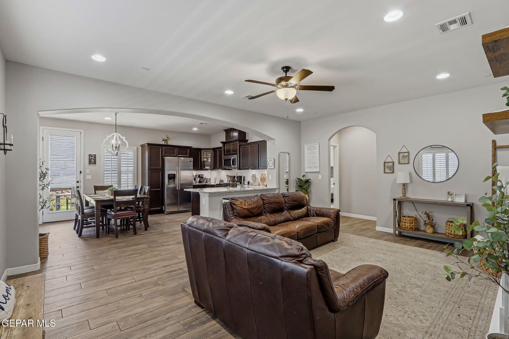 Photo of 13761 Garforth Avenue, Horizon City, TX 79928 (MLS # 949695)