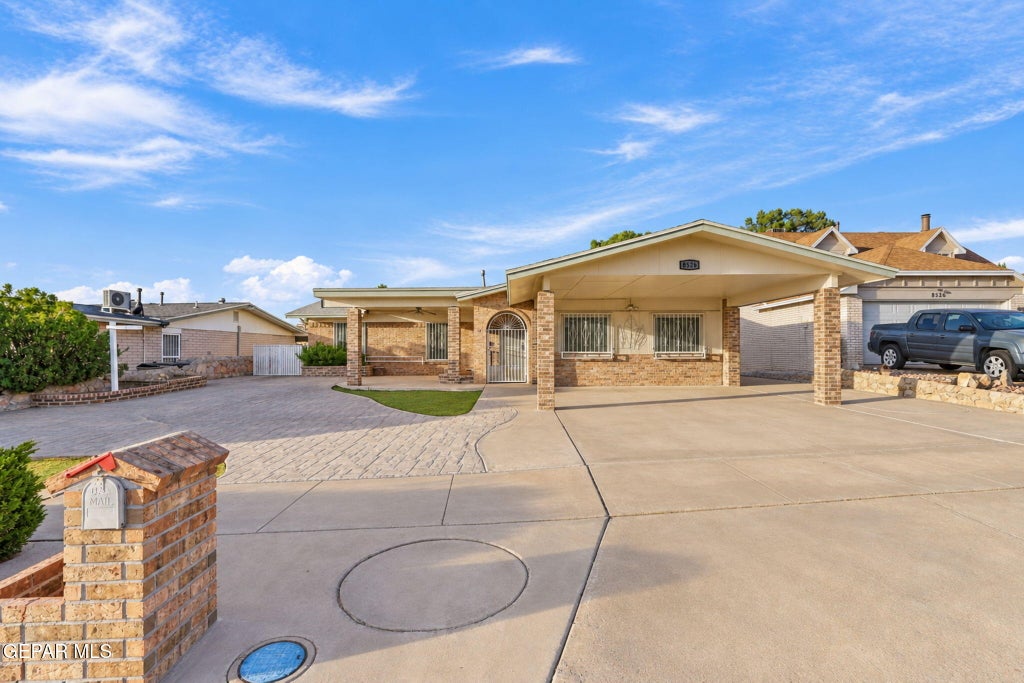 Photo of 8528 SARATOGA Drive, El Paso, TX 79912 (MLS # 950808)