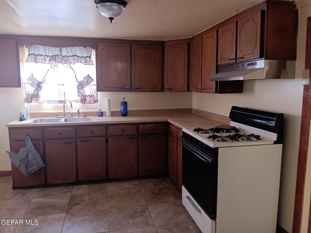 Photo of 234 NE G Avenue, Fabens, TX 79838 (MLS # 938443)