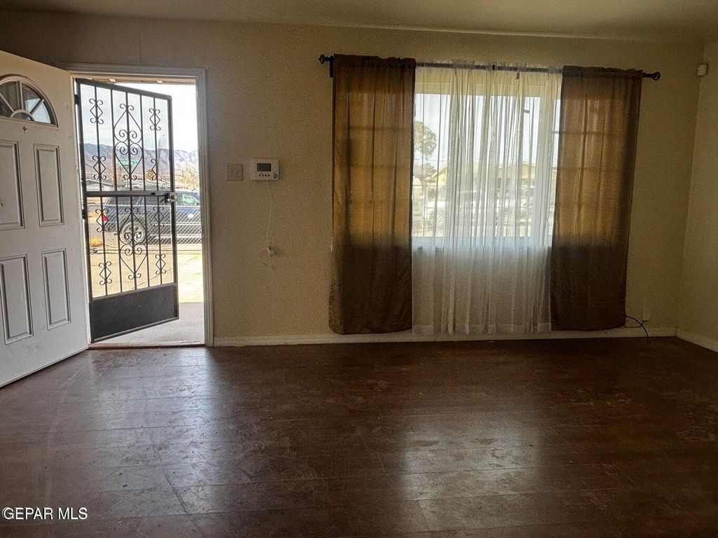 Photo of 5700 Lexington El Drive, El Paso, TX 79924 (MLS # 934398)