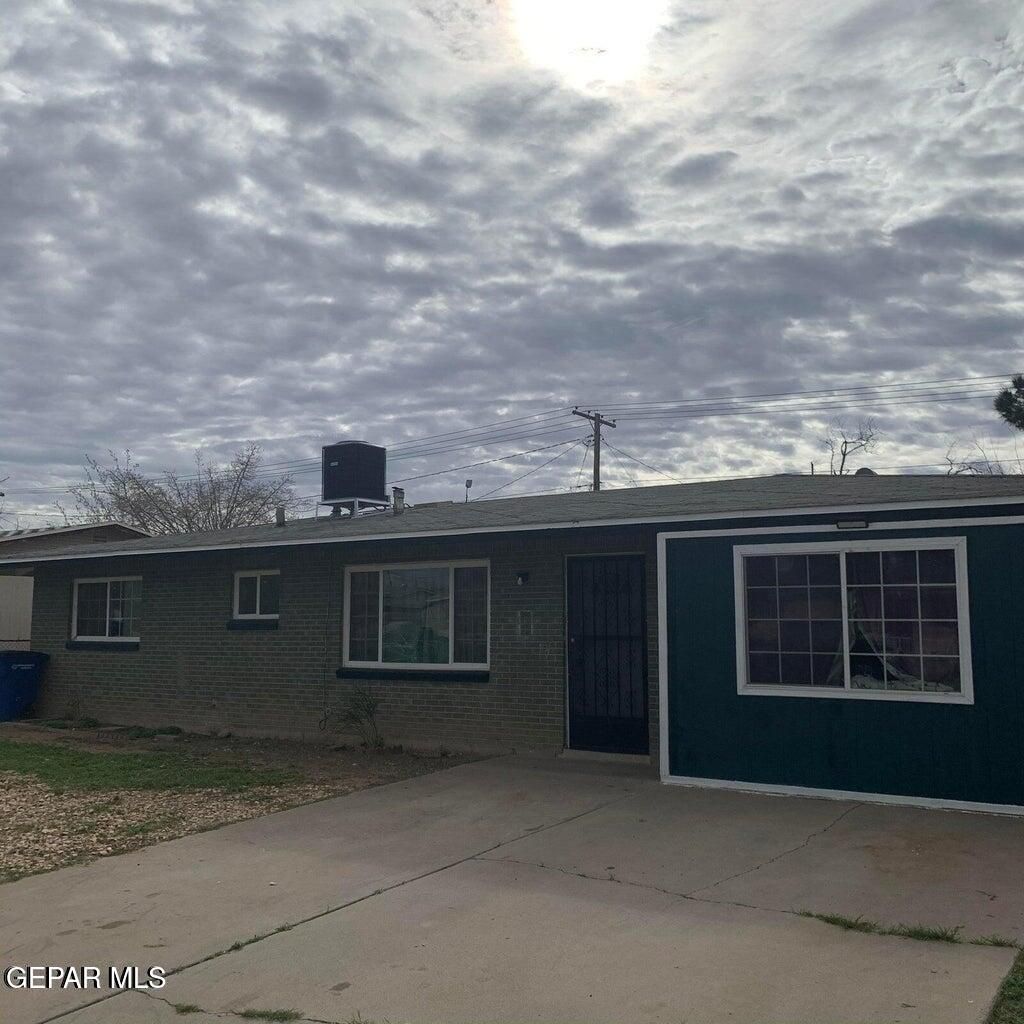 Photo of 5700 Lexington El Drive, El Paso, TX 79924 (MLS # 934398)