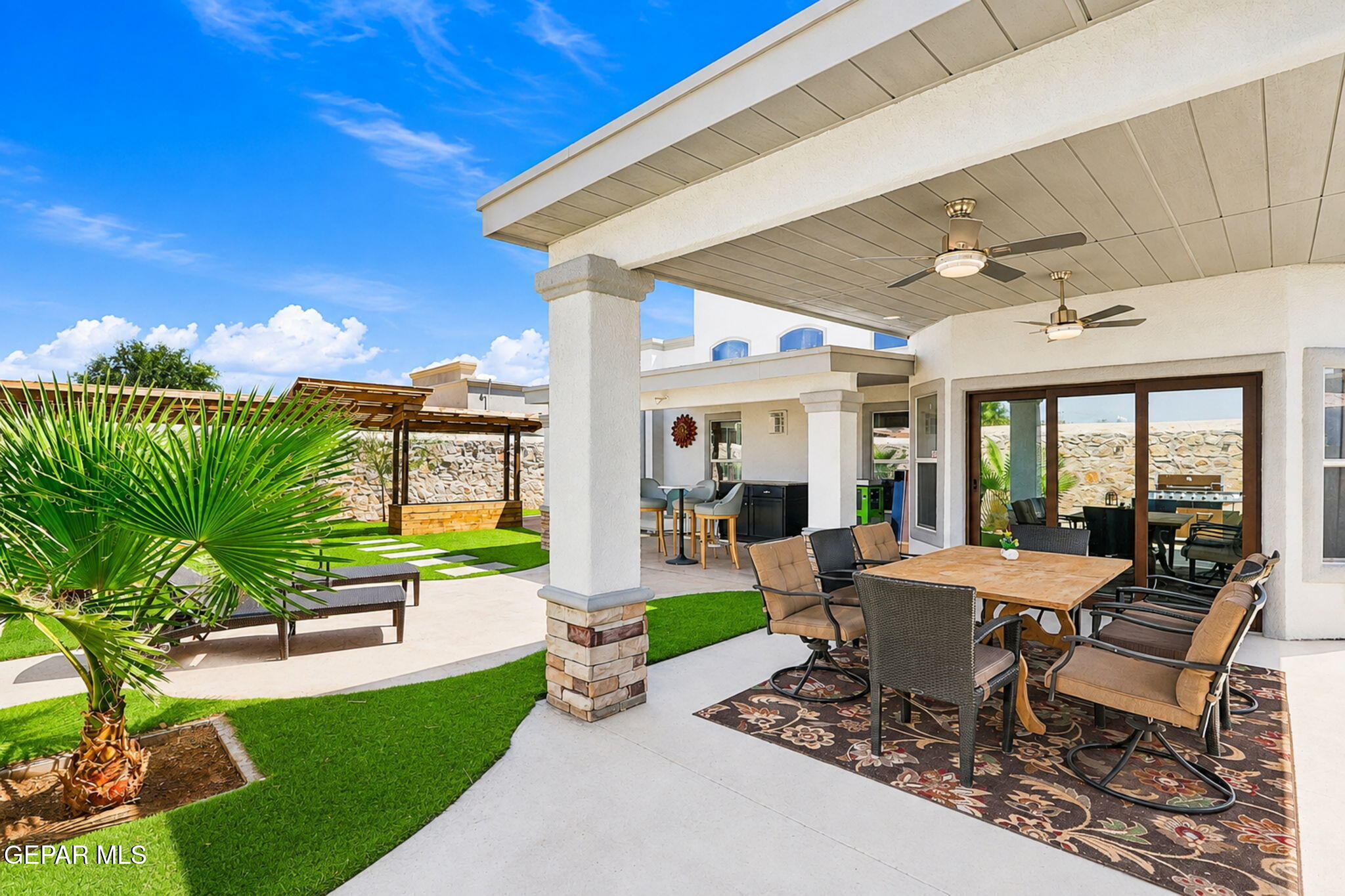 729 DESERT SILVER Drive