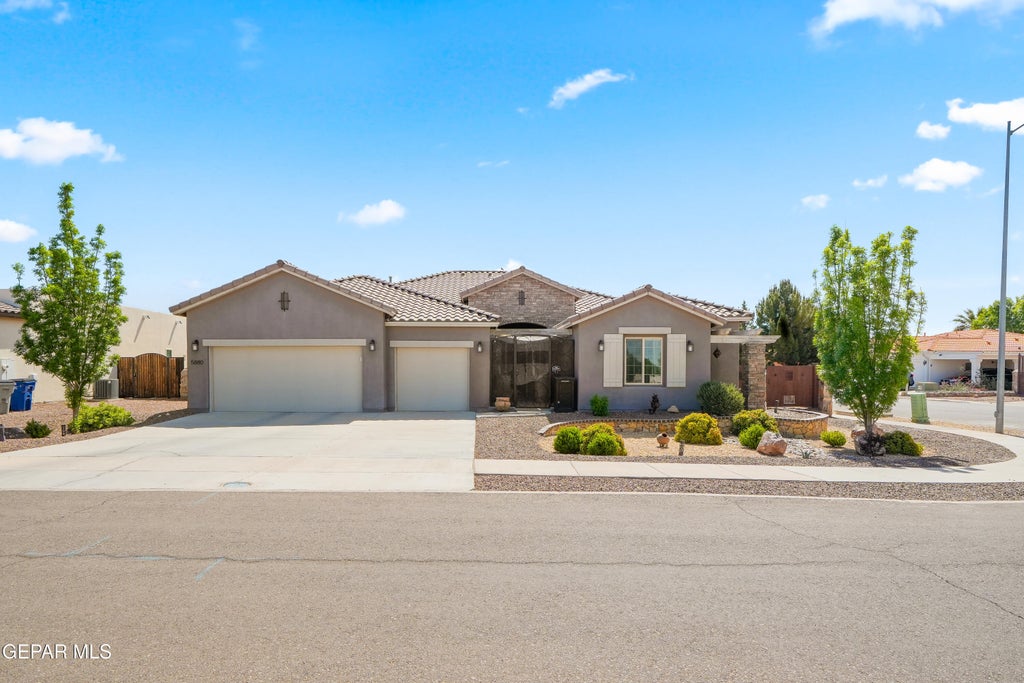 Photo of 5880 VALLE DE PAZ Avenue, El Paso, TX 79932 (MLS # 943184)