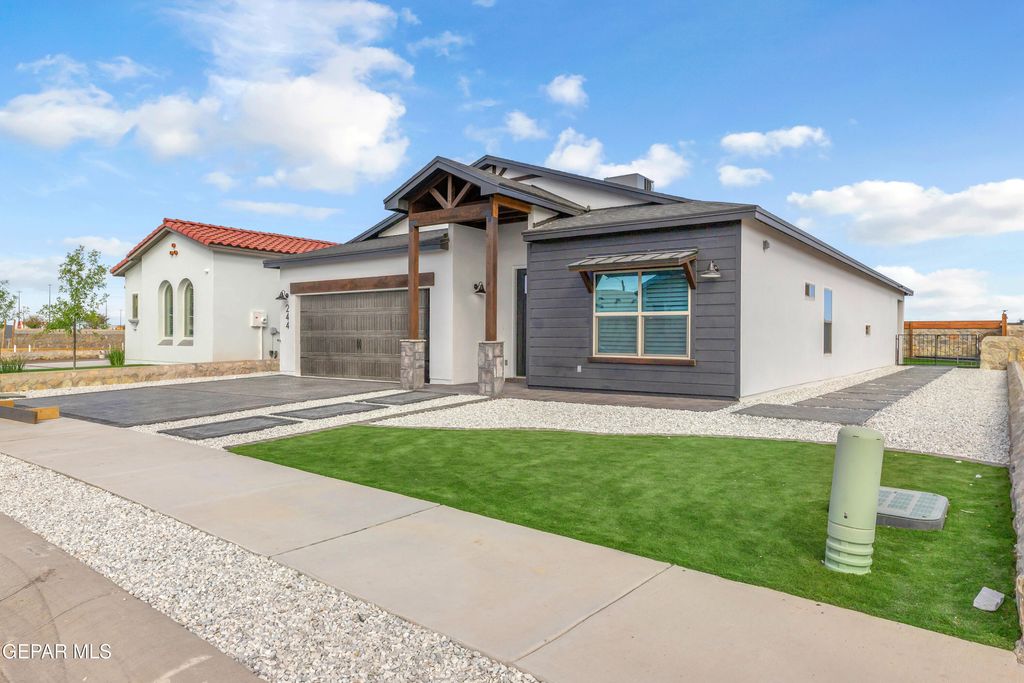 Photo of 244 Mar Vista Place, Horizon City, TX 79928 (MLS # 932654)