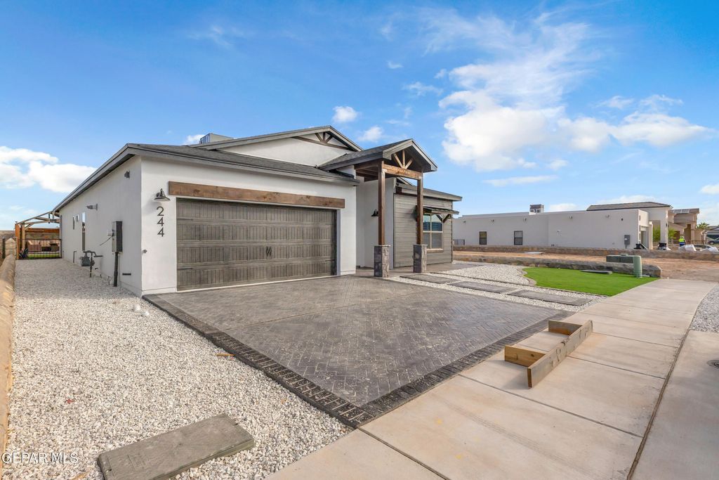 Photo of 244 Mar Vista Place, Horizon City, TX 79928 (MLS # 932654)