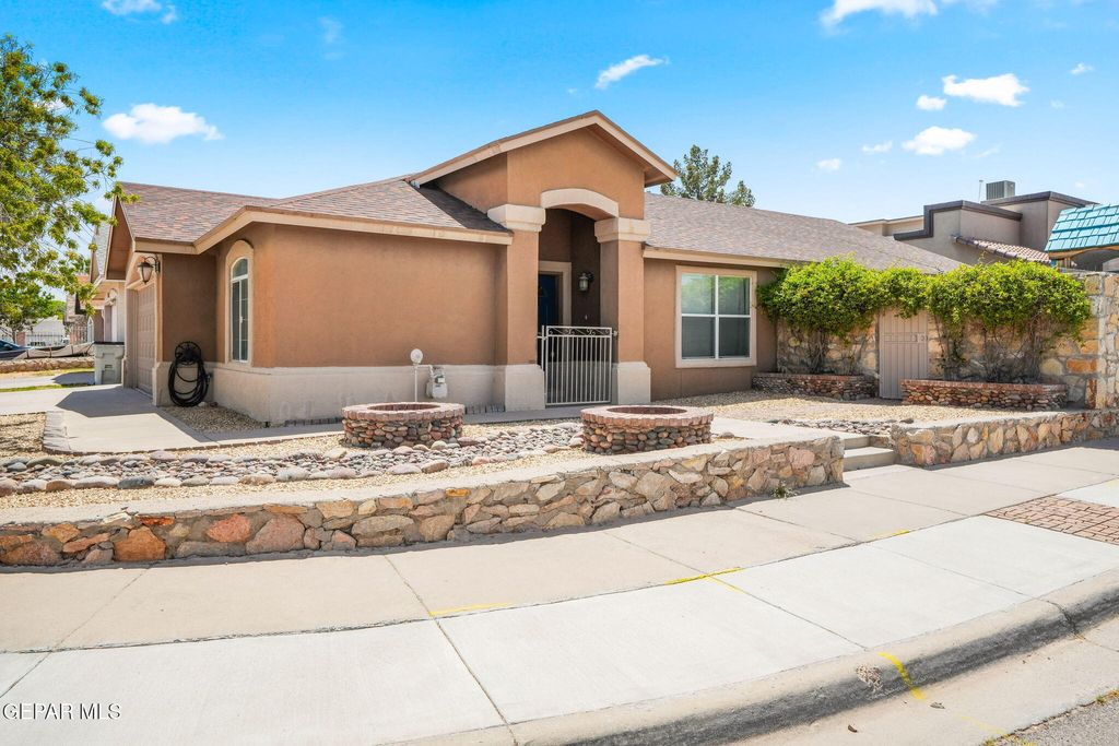 Photo of 3617 PALM GROVE Lane, El Paso, TX 79936 (MLS # 942649)