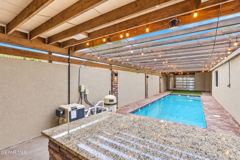 Photo of 110 S GIBRALTAR Drive, El Paso, TX 79905 (MLS # 952299)