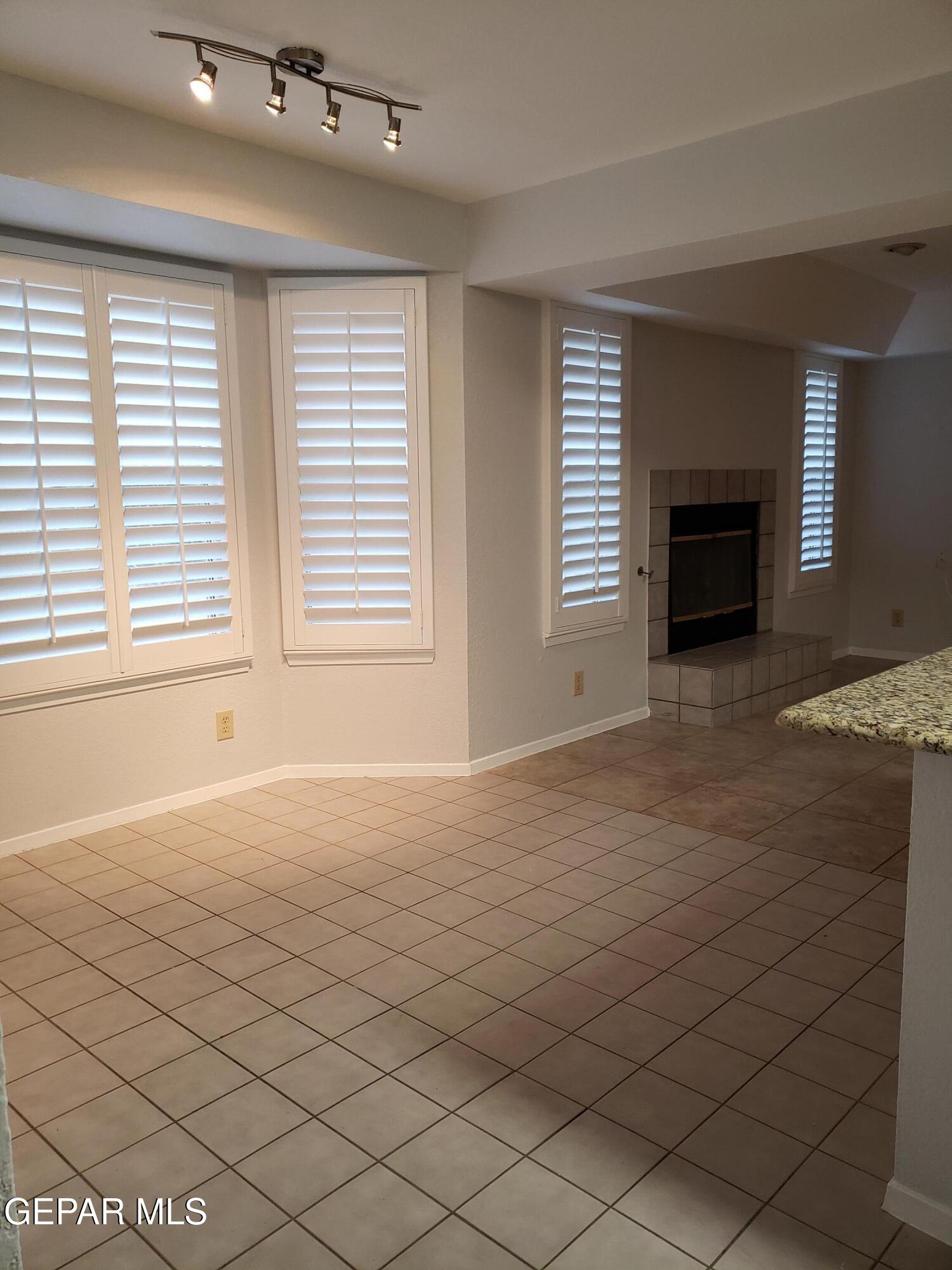 4365 LOMA DE ORO Drive