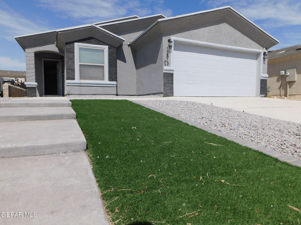 Photo of 13813 Flora Vista Avenue, Horizon City, TX 79928 (MLS # 939952)