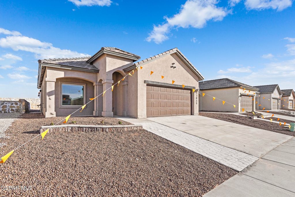 Photo of 13816 Paseo Perlas Drive, Horizon City, TX 79928 (MLS # 942255)