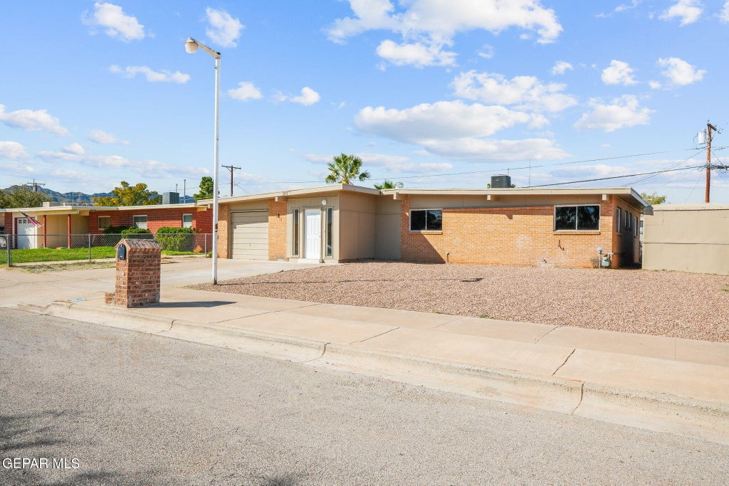 Photo of 5117 BEAUTONNE Avenue, El Paso, TX 79924 (MLS # 953137)