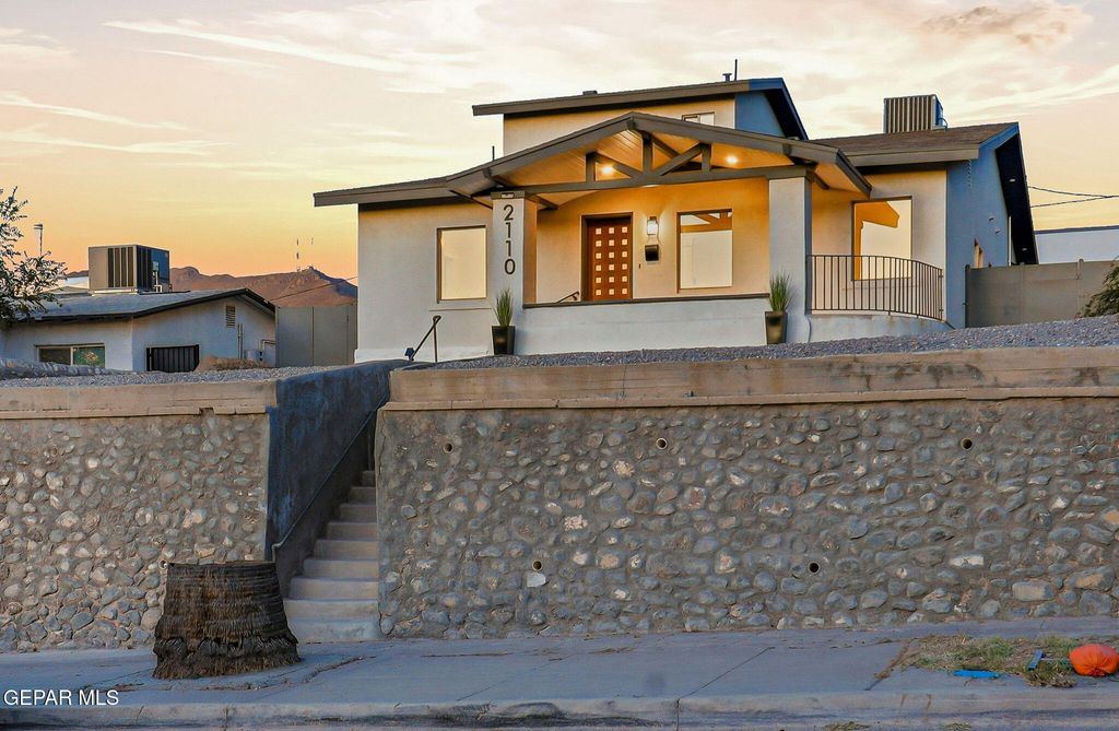 Photo of 2110 N Kansas Street, El Paso, TX 79902 (MLS # 934284)