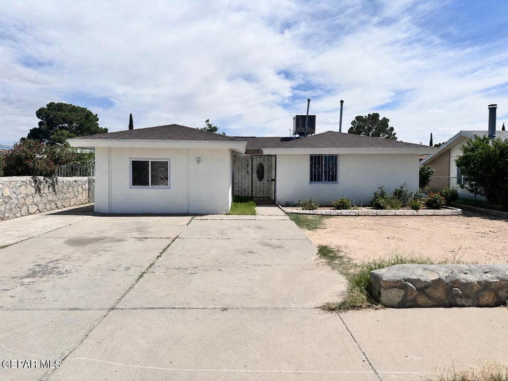 Photo of 11710 DICK MAYERS Drive, El Paso, TX 79936 (MLS # 946005)