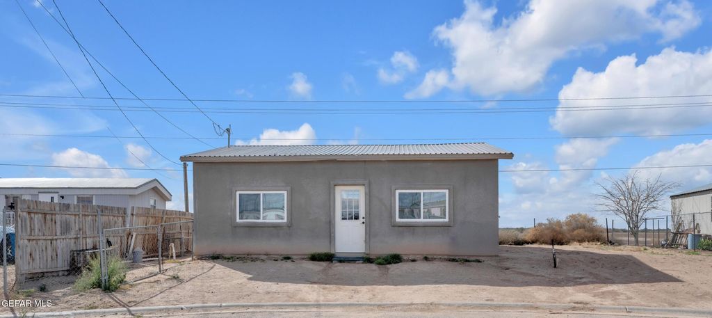 Photo of 16104 Mesa Rocks Street, Fabens, TX 79838 (MLS # 940491)