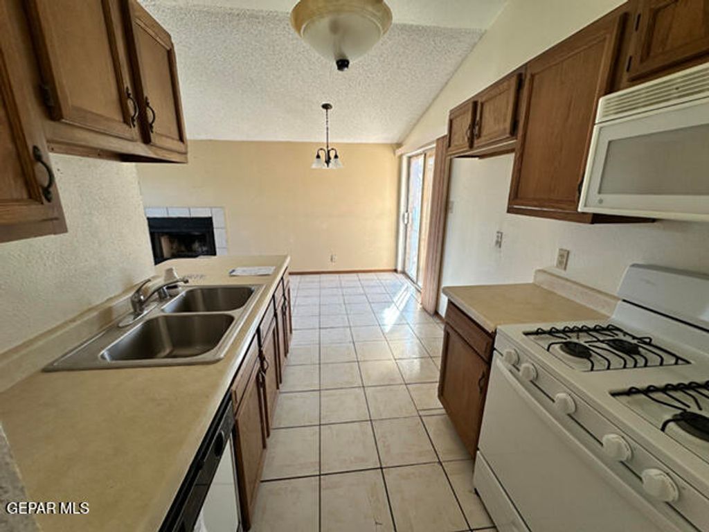 Photo of 1587 WHISTLER Lane, El Paso, TX 79936 (MLS # 941801)