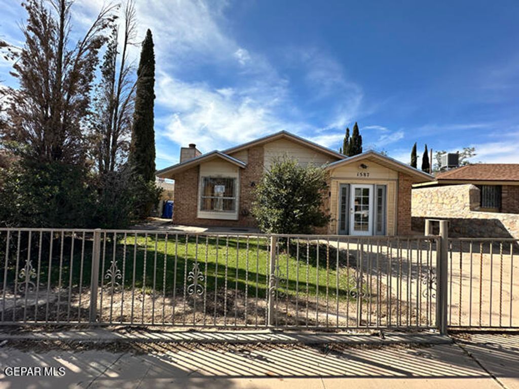 Photo of 1587 WHISTLER Lane, El Paso, TX 79936 (MLS # 941801)