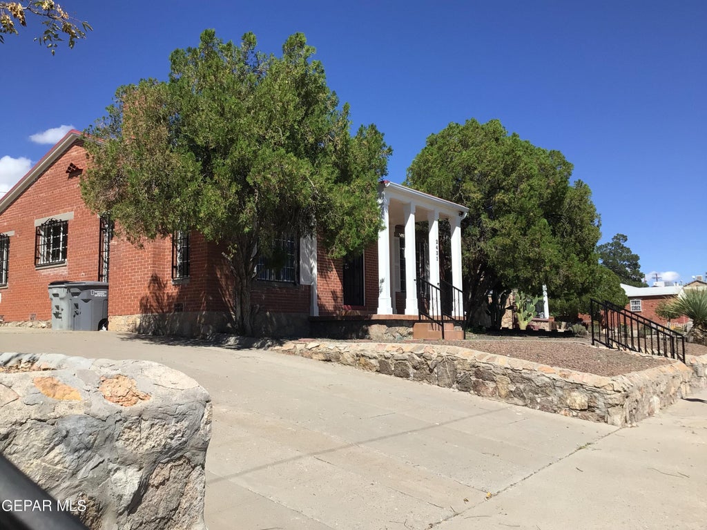 Photo of 2431 GRANT Avenue, El Paso, TX 79930 (MLS # 952890)