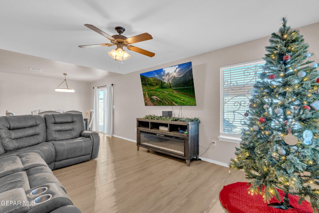 Photo of 14286 Desert Point Drive, Horizon City, TX 79928 (MLS # 935508)