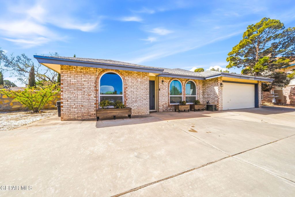 Photo of 11536 PEBBLE HILLS Boulevard, El Paso, TX 79936 (MLS # 941307)