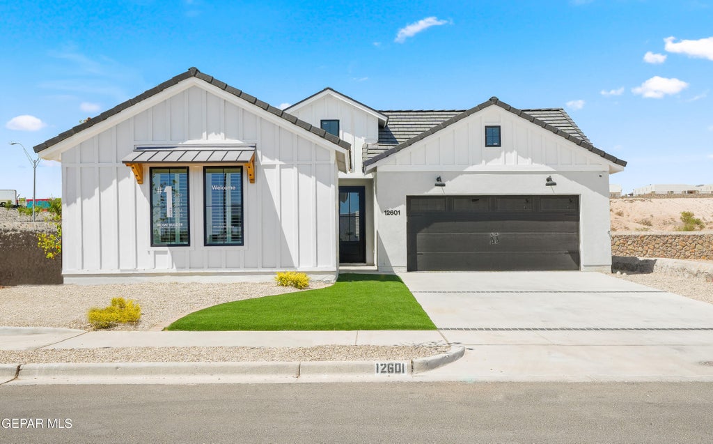 Photo of 336 Emerald Air Place, Horizon City, TX 79928 (MLS # 952828)
