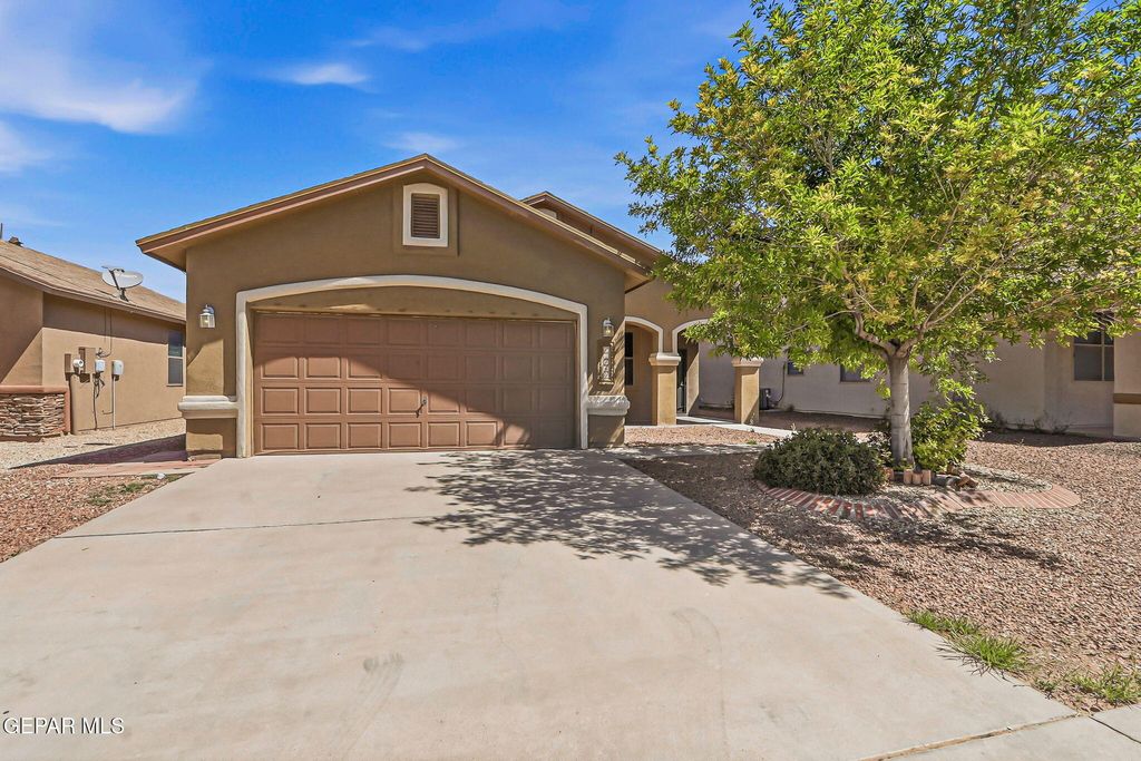 Photo of 12569 WOLF BERRY Drive, El Paso, TX 79928 (MLS # 943745)