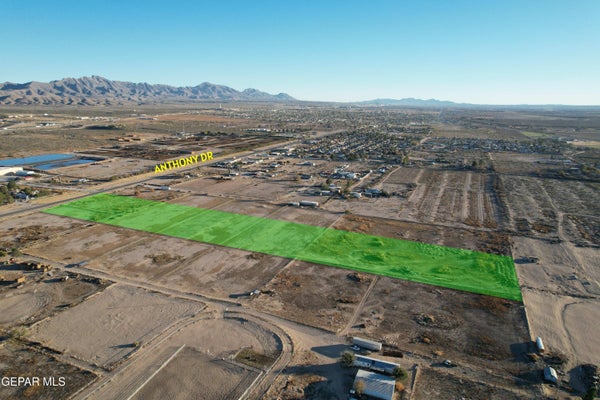 2027 ANTHONY DR, ANTHONY, NM 88021 - Image 89e2fa2ce431bf1ad88392fdf628b5f2/1647028585