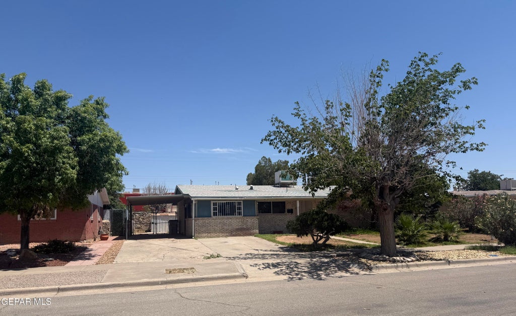 Photo of 9417 FALKIRK Drive, El Paso, TX 79925 (MLS # 946062)
