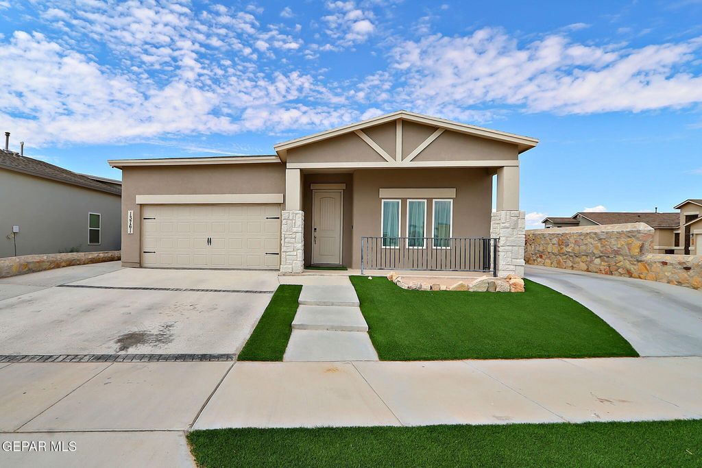 Photo of 13761 Villa Vista Avenue, Horizon City, TX 79928 (MLS # 931262)