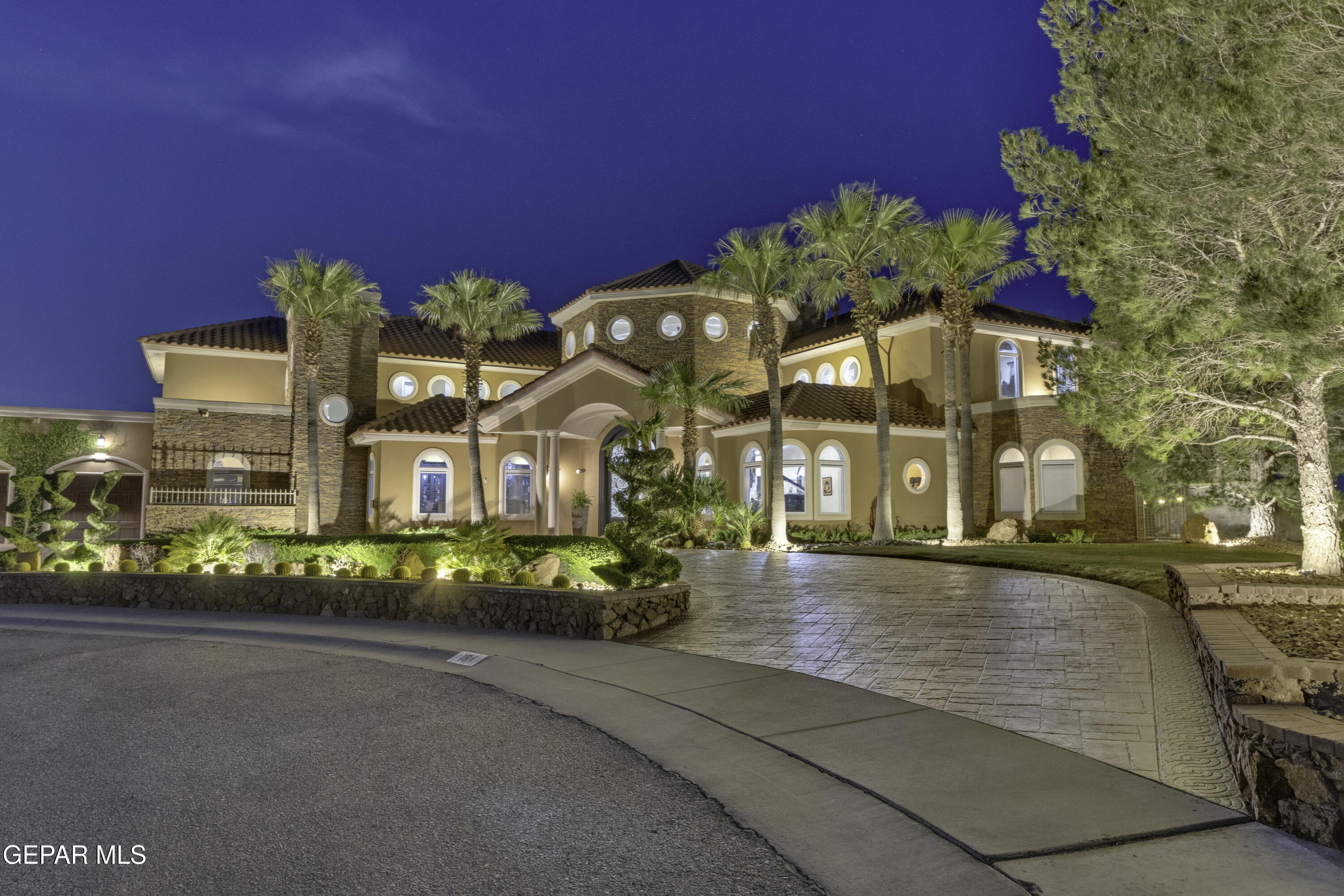 184 CACTUS POINTE Court