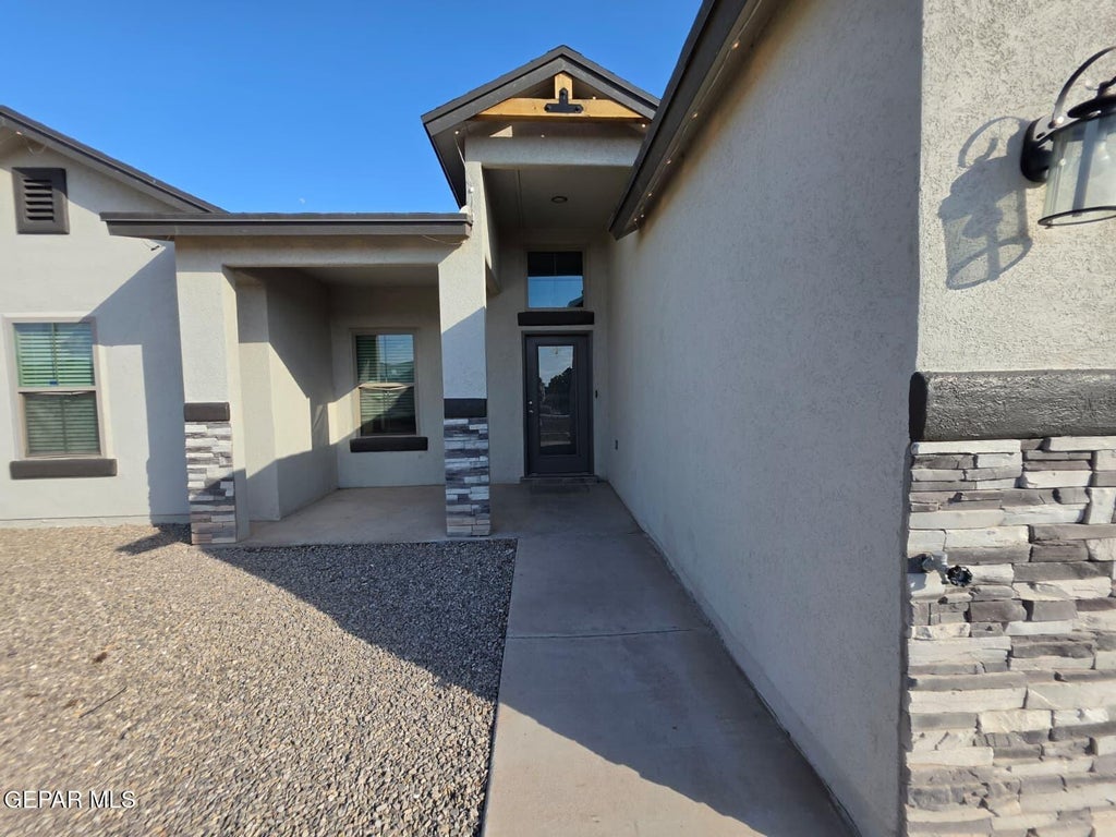 Photo of 624 David Ortiz Street, Socorro, TX 79927 (MLS # 946449)
