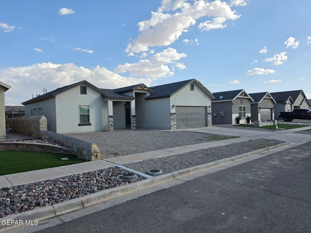 Photo of 624 David Ortiz Street, Socorro, TX 79927 (MLS # 946449)
