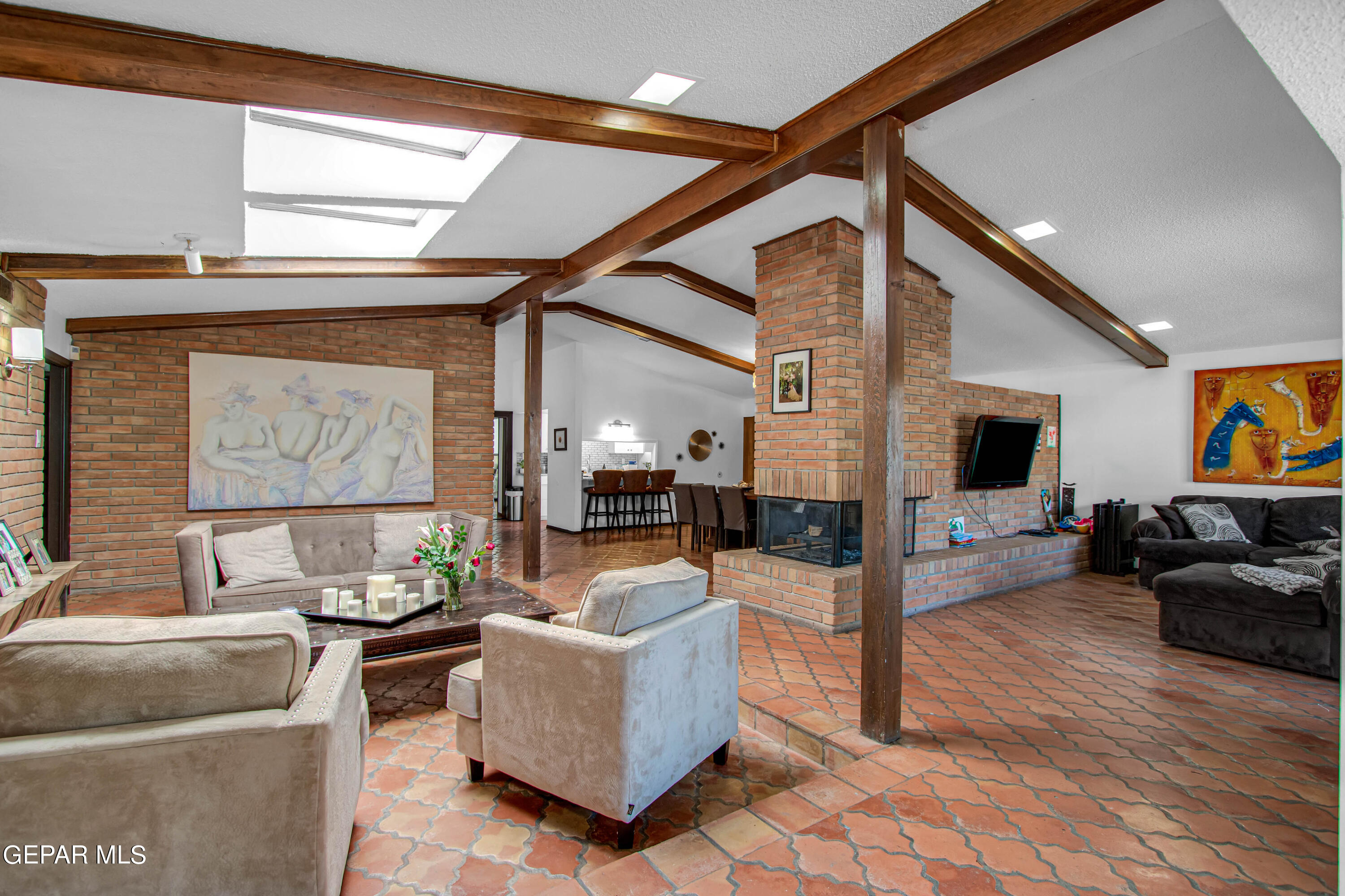 5716 OAK CLIFF Drive
