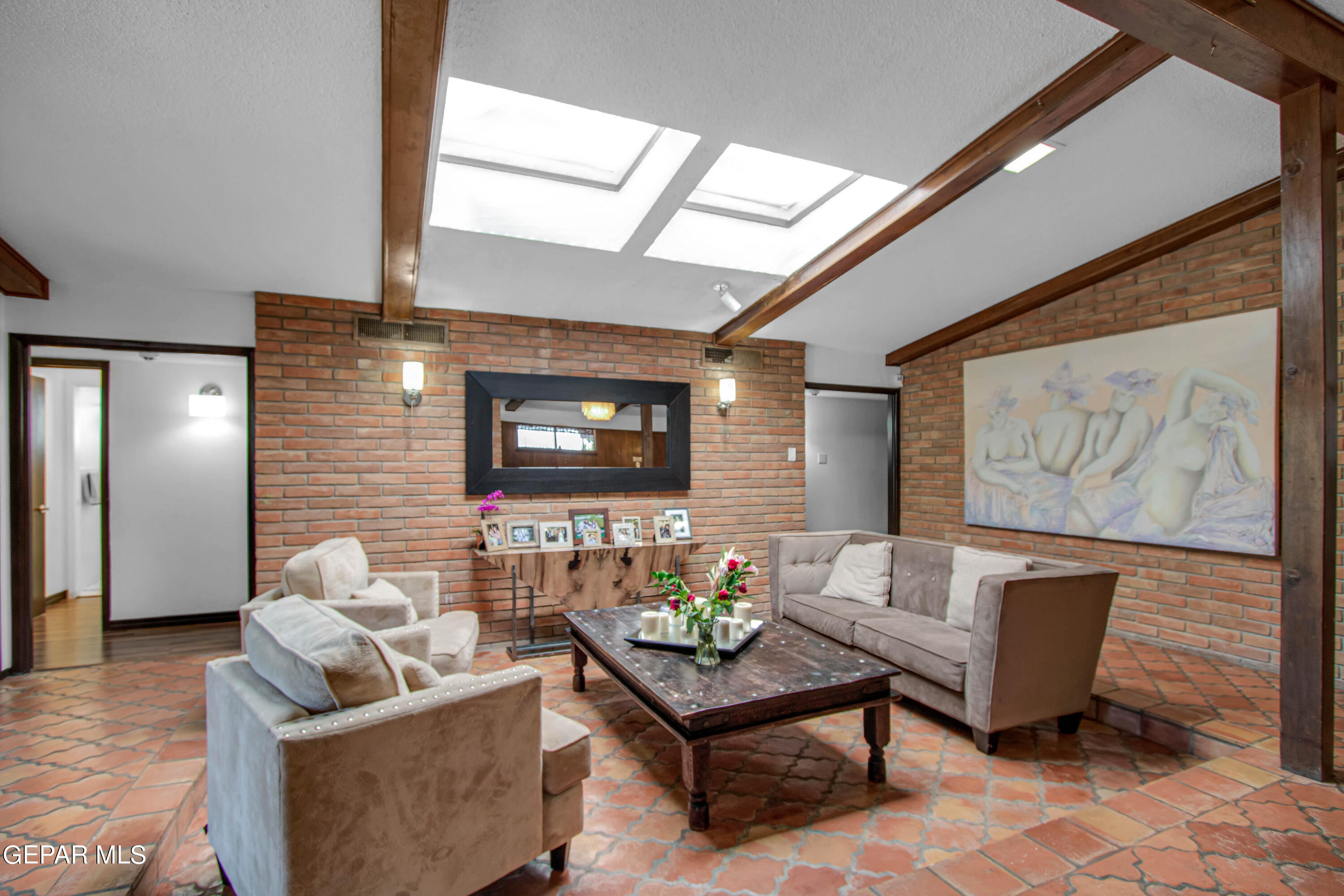 5716 OAK CLIFF Drive