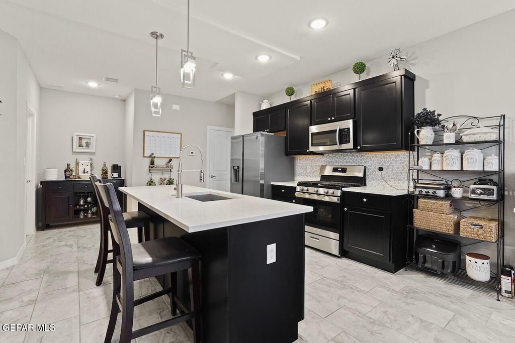 Photo of 14932 TIERRA ESCAPE Avenue, El Paso, TX 79938 (MLS # 939530)